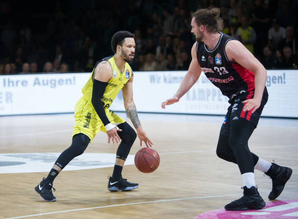 我们不难发 我们不难发