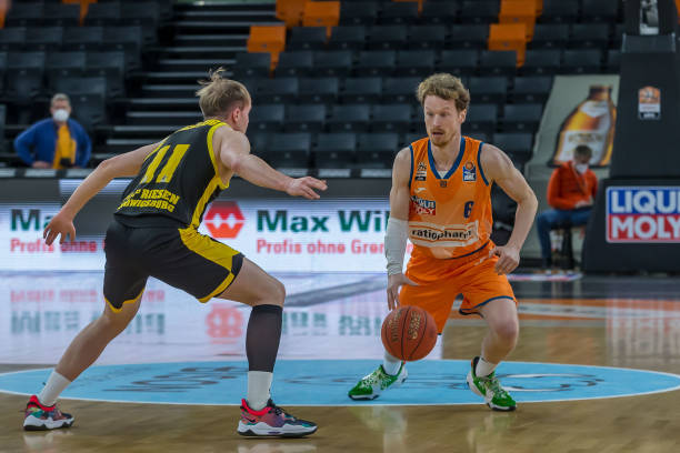 也展现了他 也展现了他