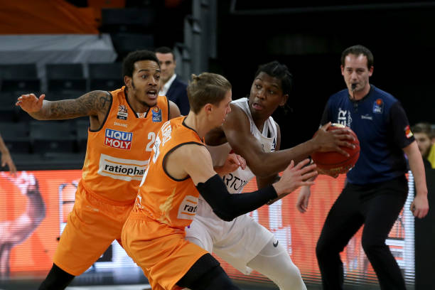 未来充满无 未来充满无