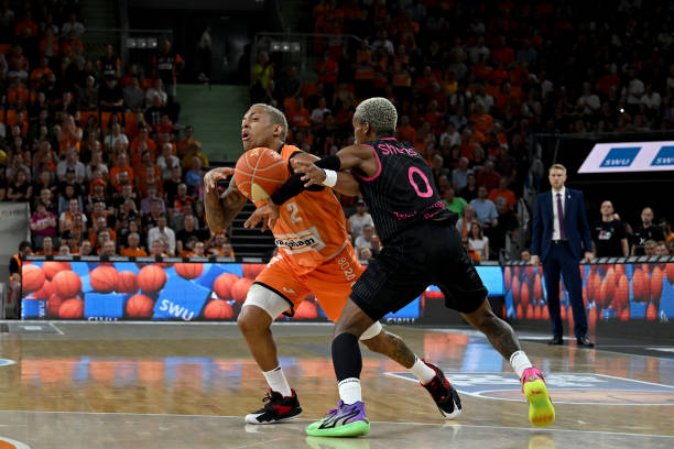 球星打入赛季第10球，状态稳步提升